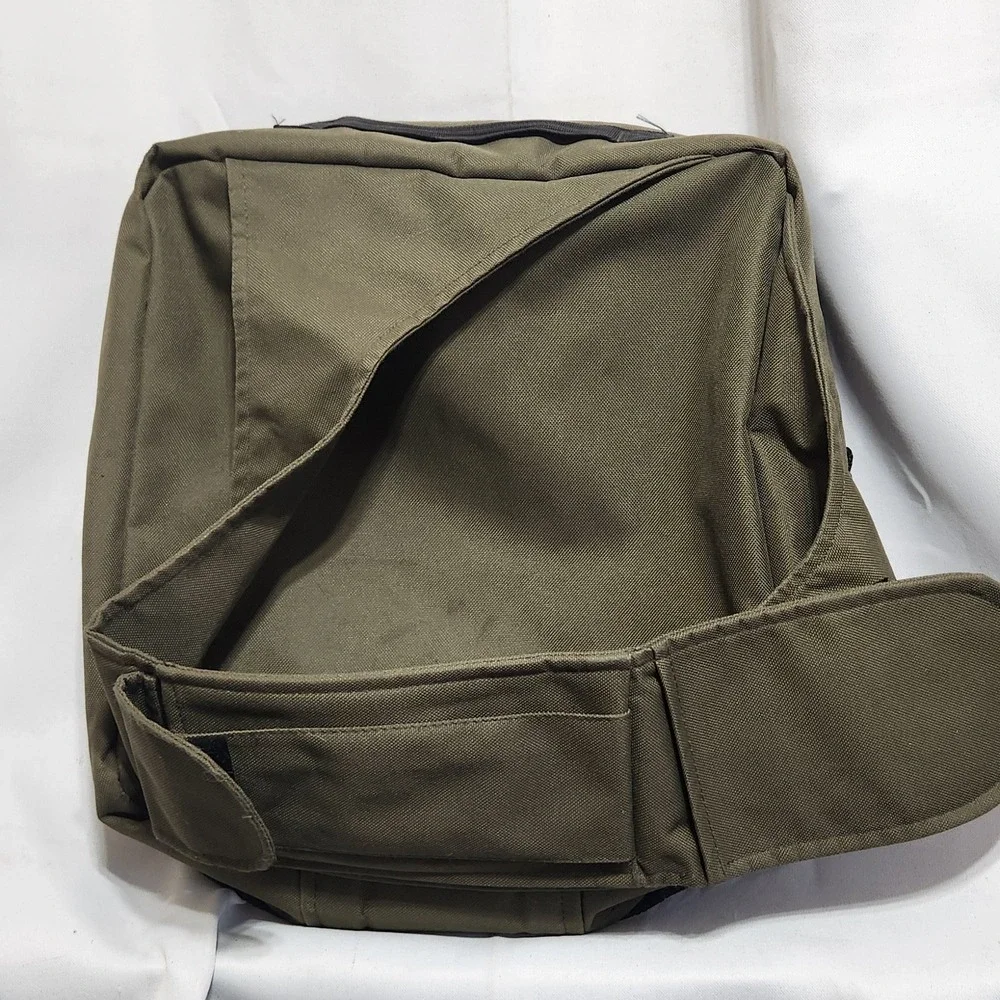 Vintage Yak Pak x Vexed Generation Crossbody Sling Bag Olive Green zipper damage